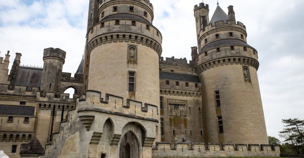 découvrez le haut bacalan castle, un lieu historique emblématique alliant charme médiéval et beauté architecturale, idéal pour les visites culturelles.