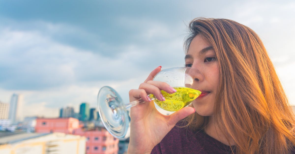 découvrez les risques pour la santé liés aux sulfites, leurs effets sur le corps et comment les éviter pour préserver votre bien-être.