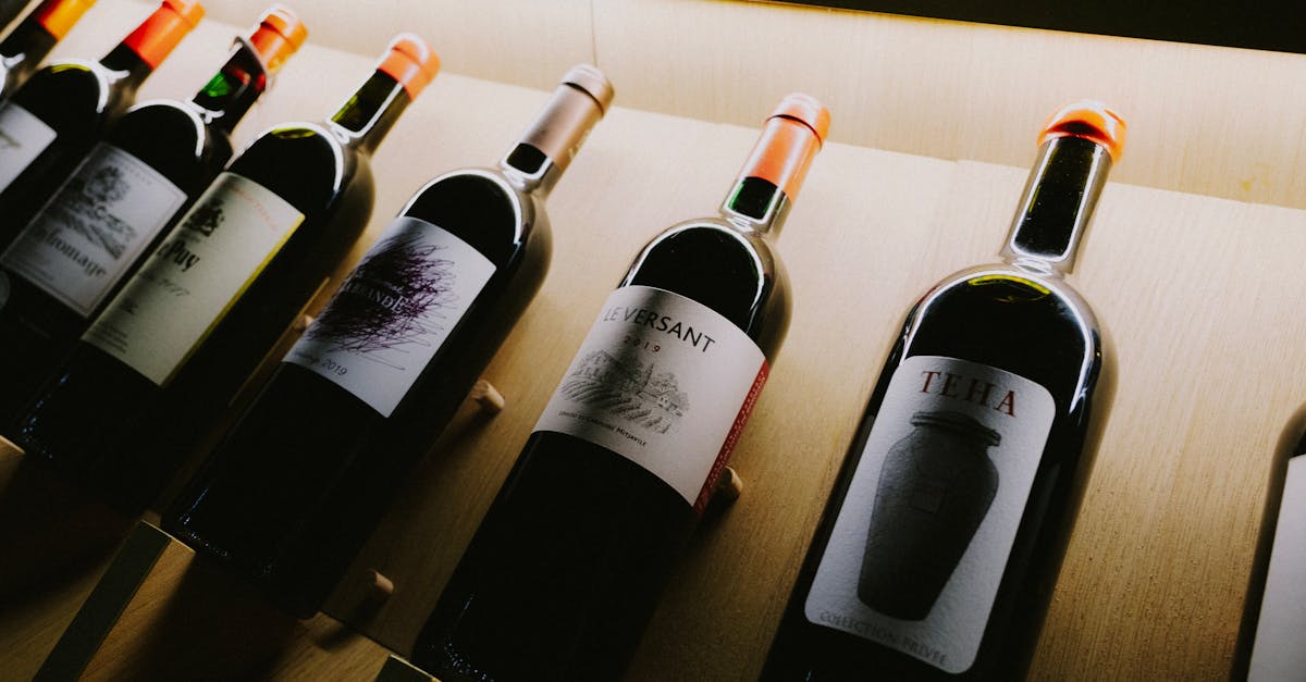 découvrez tout sur le jérôboam, une grande bouteille de vin ou de champagne d'une contenance généreuse, parfaite pour les célébrations et les grandes occasions.