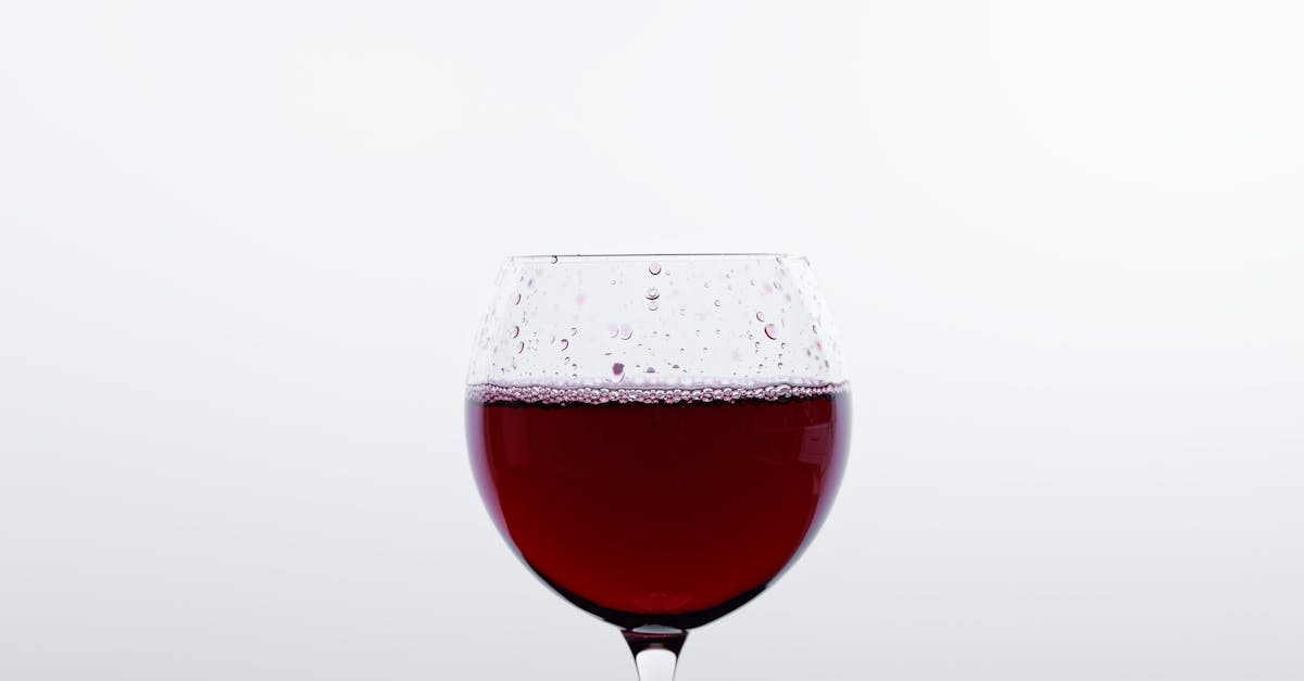 découvrez tout ce que vous devez savoir sur les sulfites : leurs utilisations, effets sur la santé et présence dans les aliments et boissons.