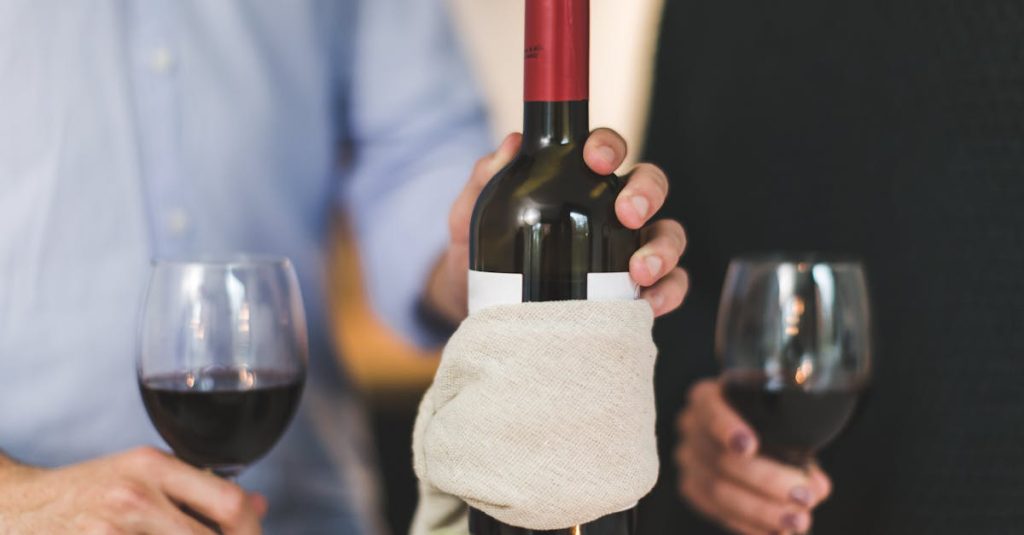 découvrez l'art d'associer vins et plats pour sublimer vos repas grâce à nos conseils de pairing de vins.