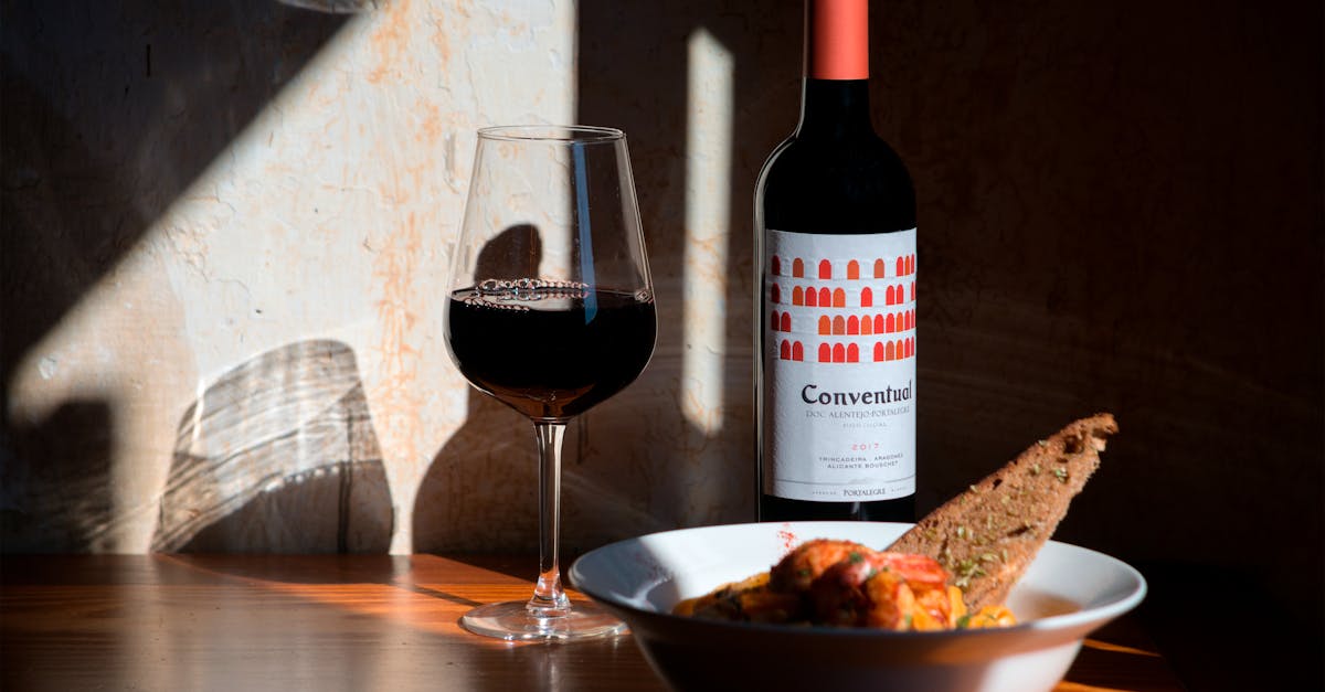 découvrez nos conseils de mariage mets et vins pour sublimer vos repas et ravir vos papilles.