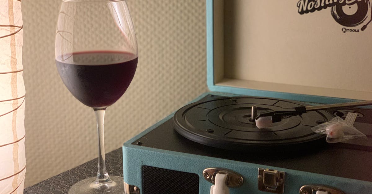 découvrez le beaujolais nouveau 2026, un vin fruité et frais à savourer dès sa sortie, parfait pour célébrer l'arrivée des vins primeurs de la région du beaujolais.