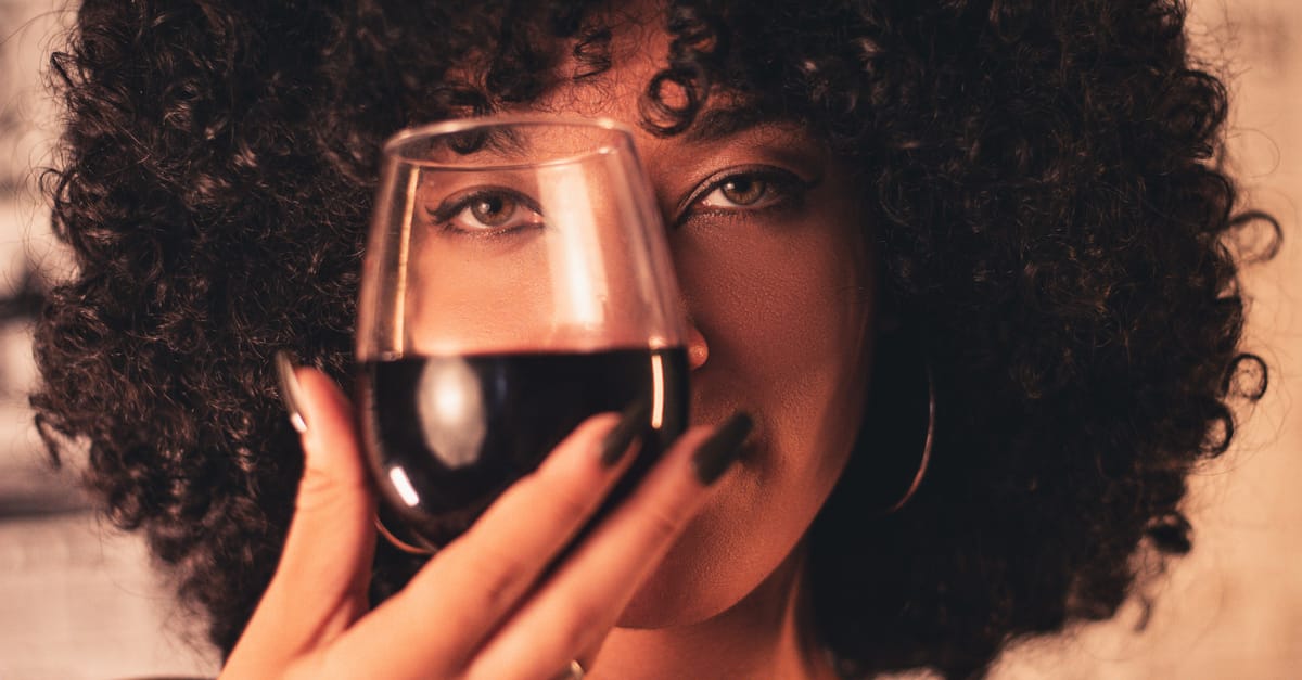 découvrez notre vin rouge corsé, riche en arômes et en saveurs, parfait pour accompagner vos repas et moments de dégustation.