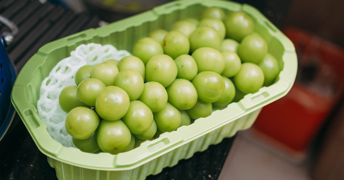 découvrez les différentes variétés de raisins, leurs caractéristiques, et leurs utilisations en viticulture et œnologie.