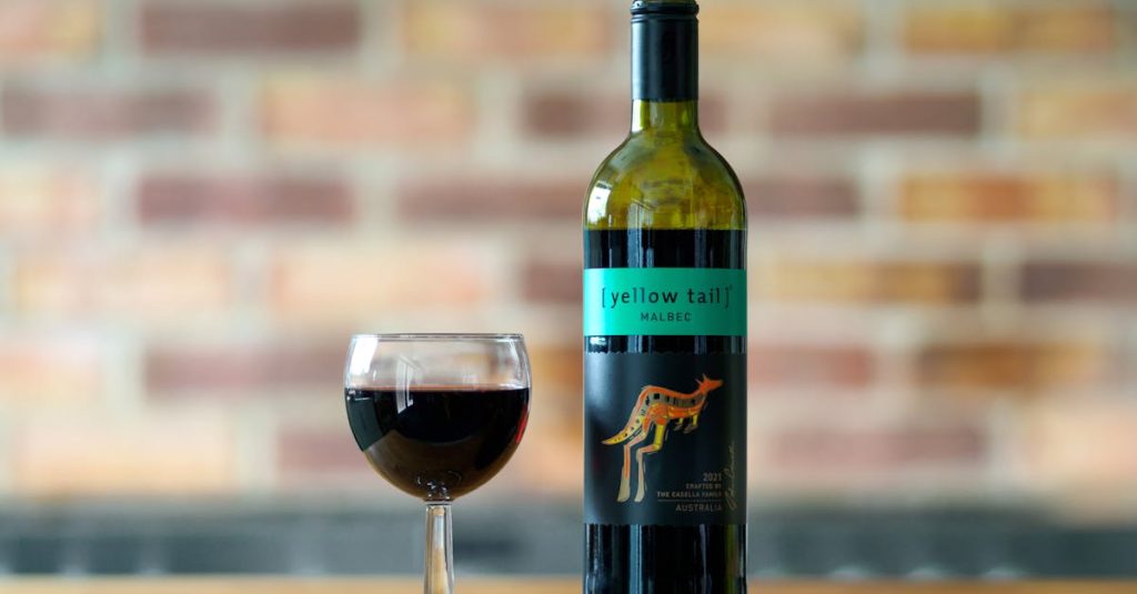 découvrez tout sur le malbec, un cépage rouge réputé pour ses vins riches et fruités, particulièrement apprécié en argentine et en france.