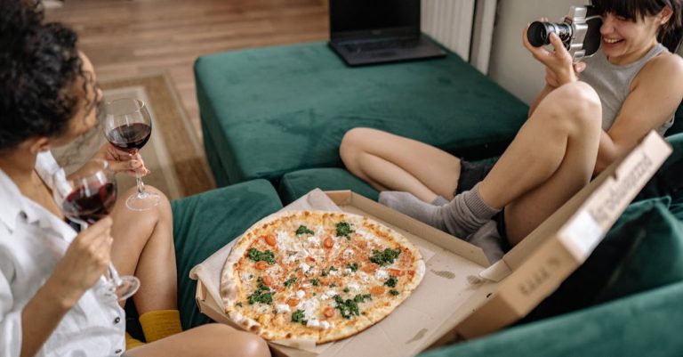découvrez comment associer parfaitement le vin avec différentes pizzas pour sublimer vos repas et ravir vos papilles.