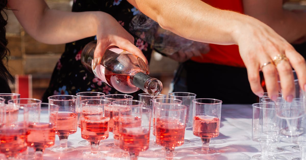 découvrez notre sélection raffinée de vins rosés, alliant fraîcheur et élégance pour sublimer vos moments de convivialité.