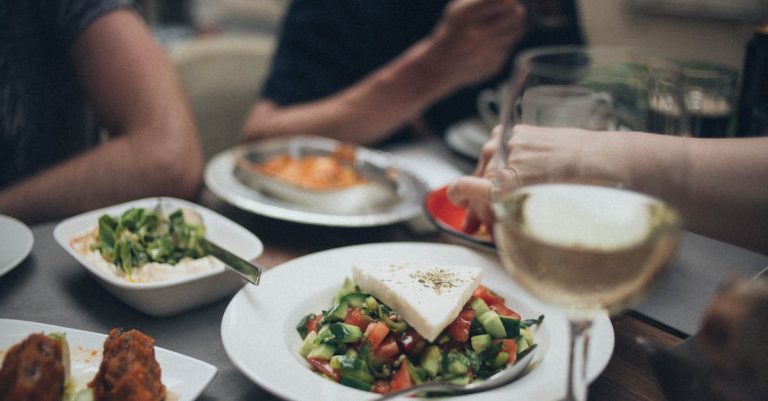 découvrez notre sélection de vins végétariens, élaborés sans ingrédients d'origine animale, pour accompagner vos repas en toute harmonie avec votre mode de vie.
