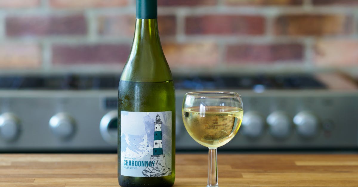 découvrez des étiquettes de vin élégantes et personnalisées pour sublimer vos bouteilles. créez un design unique qui reflète l'âme de votre vignoble.