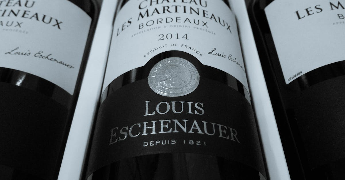 découvrez nos étiquettes de vin personnalisées, alliant design élégant et qualité supérieure pour sublimer vos bouteilles.