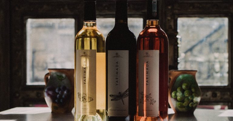 découvrez notre étiquette de vin élégante et personnalisée, parfaite pour sublimer vos bouteilles avec style et originalité.