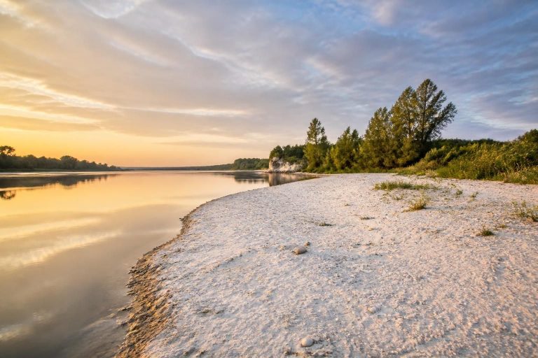 découvrez les magnifiques étendues blanches de la loire qui transforment et redéfinissent les horizons, offrant un spectacle naturel unique et enchanteur.